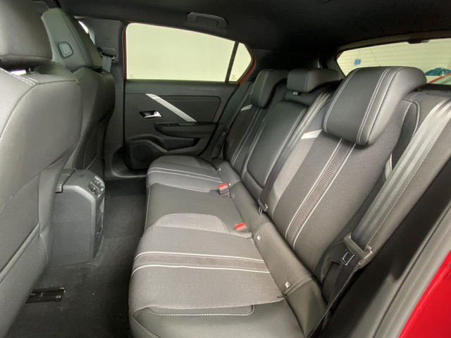 Opel Astra 1.6 TURBO Hybrid 180pk Level 4 (GS) Opel Astra 1.6 TURBO Hybrid 180pk | Ultimate | Navigatie | Head-up Display | 360° Camera |