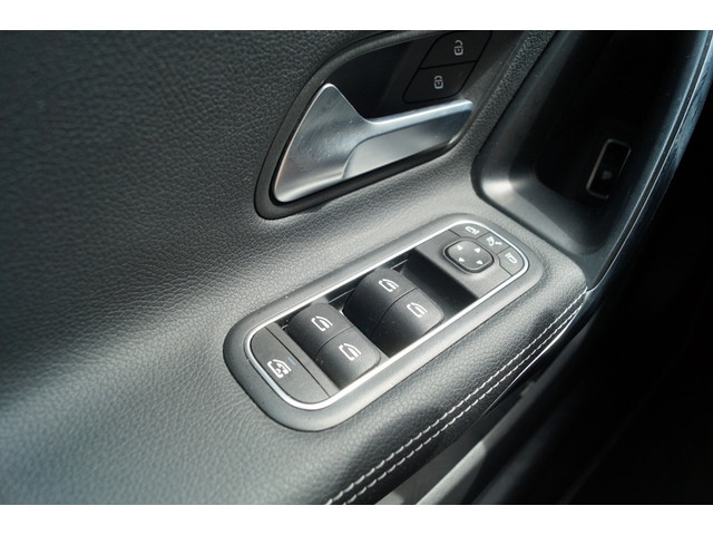 Mercedes-Benz CLA Shooting Brake 200 163pk Business Solution Pro -LEER-