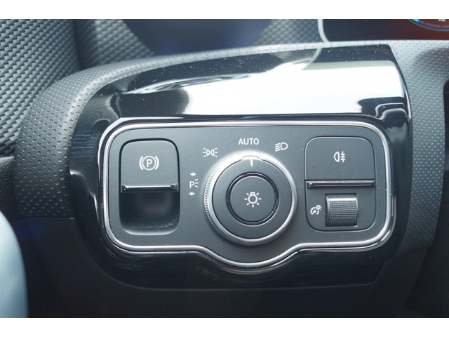 Mercedes-Benz CLA Shooting Brake 200 163pk Business Solution Pro -LEER-