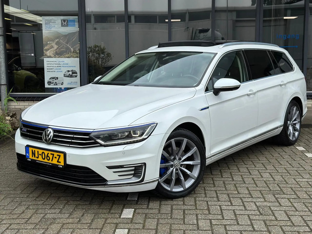 volkswagen-passat-variant-1.4-tsi-gte-highline---pano---leder-bekleding---head-up