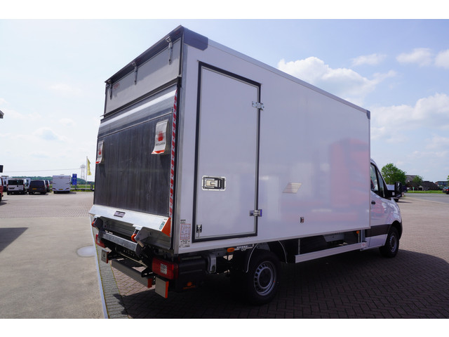 Mercedes-Benz Sprinter 319 CDI 191PK Bakwagen met laadklep Automaat Nr. V068 | Airco | Cruise | Apple-Android