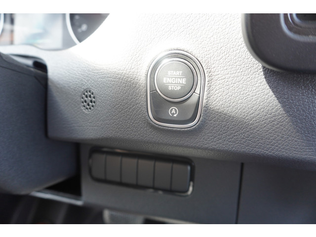 Mercedes-Benz Sprinter 319 CDI 191PK Bakwagen met laadklep Automaat Nr. V068 | Airco | Cruise | Apple-Android