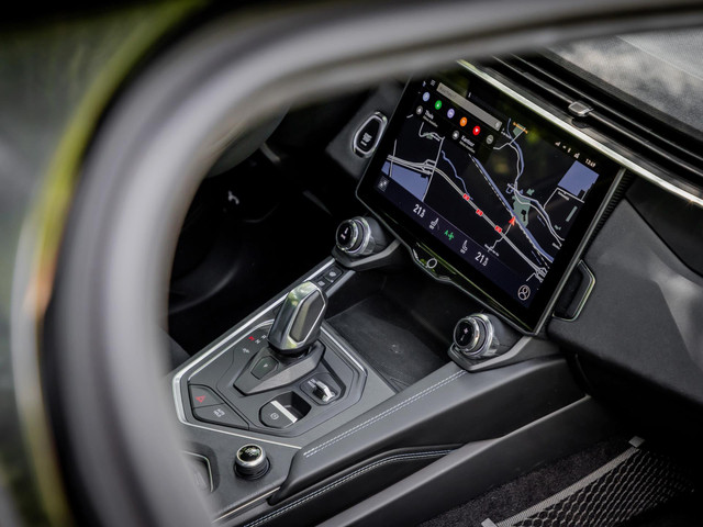 Lynk & Co 01 1.5 Plug-In Hybrid 262pk | Matt Grey | Blacked Out