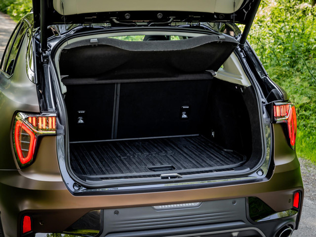 Lynk & Co 01 1.5 Plug-In Hybrid 262pk | Matt Grey | Blacked Out