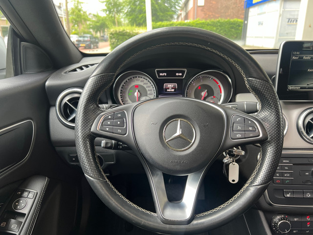 Mercedes-Benz CLA Shooting Brake 180 OrangeArt Edition AUTOMAAT-PANO-NAVI-ALLE OPTIE