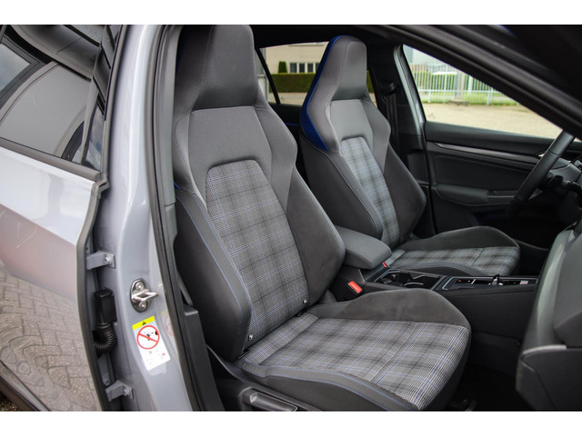 Volkswagen Golf 1.4 TSI PHEV GTE 245pk DSG! 1e|DLR|Panoramadak|Virtual Cockpit|IQ Light LED|Kuipstoelen|NAVI|CarPlay|ACC|Camera|18