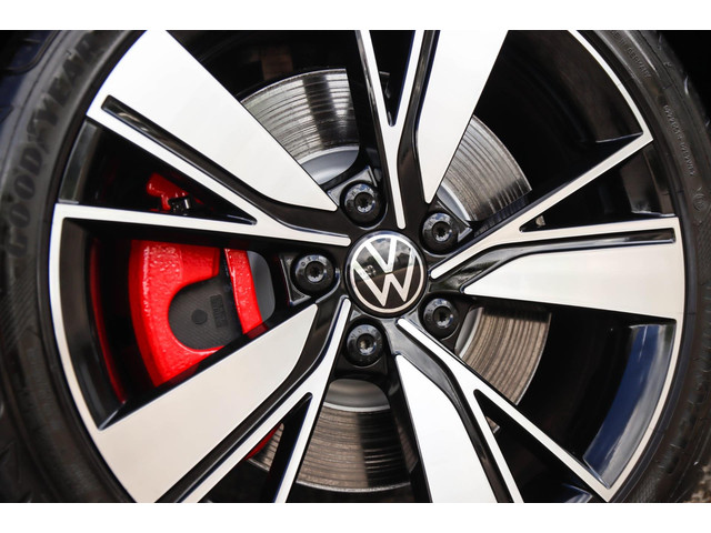 Volkswagen Golf 1.4 TSI PHEV GTE 245pk DSG! 1e|DLR|Panoramadak|Virtual Cockpit|IQ Light LED|Kuipstoelen|NAVI|CarPlay|ACC|Camera|18