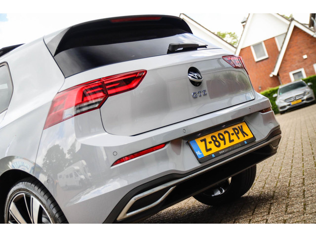 Volkswagen Golf 1.4 TSI PHEV GTE 245pk DSG! 1e|DLR|Panoramadak|Virtual Cockpit|IQ Light LED|Kuipstoelen|NAVI|CarPlay|ACC|Camera|18