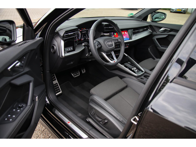 Audi A3 Sportback 40 TFSI e PHEV S Edition S-line 204pk S-Tronic! 1e|DLR|Panoramadak|Virtual Cockpit|Kuipstoelen|LED Matrix|Black