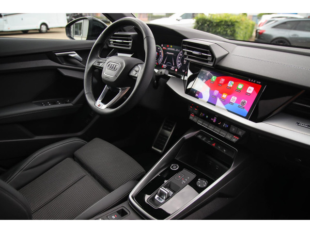 Audi A3 Sportback 40 TFSI e PHEV S Edition S-line 204pk S-Tronic! 1e|DLR|Panoramadak|Virtual Cockpit|Kuipstoelen|LED Matrix|Black