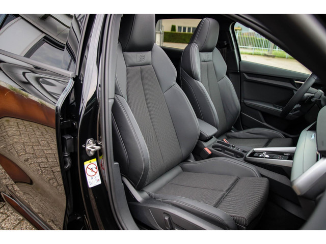 Audi A3 Sportback 40 TFSI e PHEV S Edition S-line 204pk S-Tronic! 1e|DLR|Panoramadak|Virtual Cockpit|Kuipstoelen|LED Matrix|Black