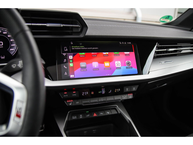 Audi A3 Sportback 40 TFSI e PHEV S Edition S-line 204pk S-Tronic! 1e|DLR|Panoramadak|Virtual Cockpit|Kuipstoelen|LED Matrix|Black
