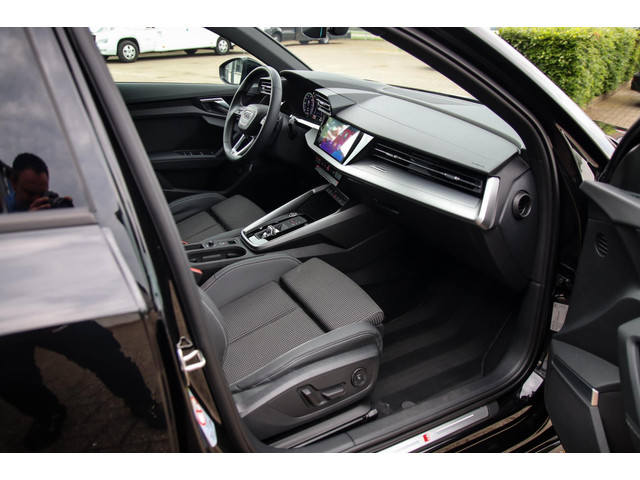 Audi A3 Sportback 40 TFSI e PHEV S Edition S-line 204pk S-Tronic! 1e|DLR|Panoramadak|Virtual Cockpit|Kuipstoelen|LED Matrix|Black