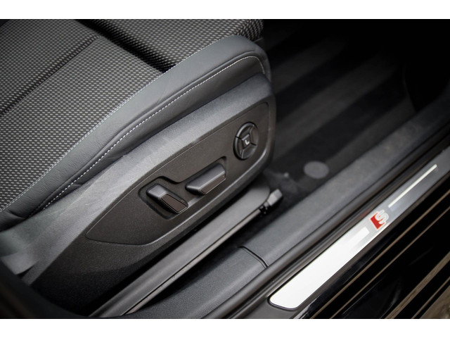 Audi A3 Sportback 40 TFSI e PHEV S Edition S-line 204pk S-Tronic! 1e|DLR|Panoramadak|Virtual Cockpit|Kuipstoelen|LED Matrix|Black