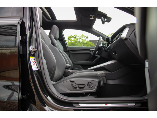 Audi A3 Sportback 40 TFSI e PHEV S Edition S-line 204pk S-Tronic! 1e|DLR|Panoramadak|Virtual Cockpit|Kuipstoelen|LED Matrix|Black