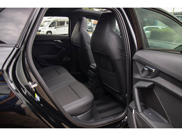 Audi A3 Sportback 40 TFSI e PHEV S Edition S-line 204pk S-Tronic! 1e|DLR|Panoramadak|Virtual Cockpit|Kuipstoelen|LED Matrix|Black