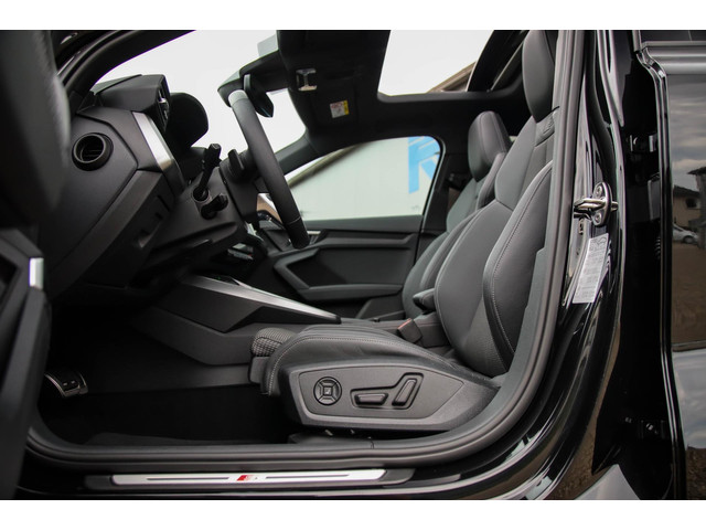 Audi A3 Sportback 40 TFSI e PHEV S Edition S-line 204pk S-Tronic! 1e|DLR|Panoramadak|Virtual Cockpit|Kuipstoelen|LED Matrix|Black