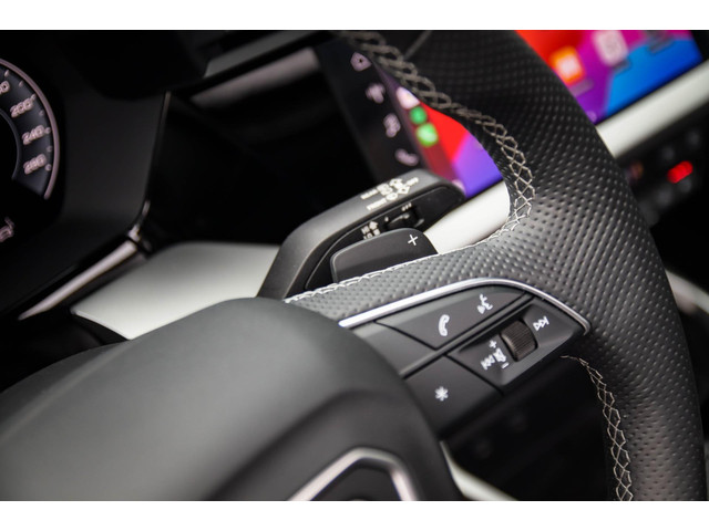 Audi A3 Sportback 40 TFSI e PHEV S Edition S-line 204pk S-Tronic! 1e|DLR|Panoramadak|Virtual Cockpit|Kuipstoelen|LED Matrix|Black