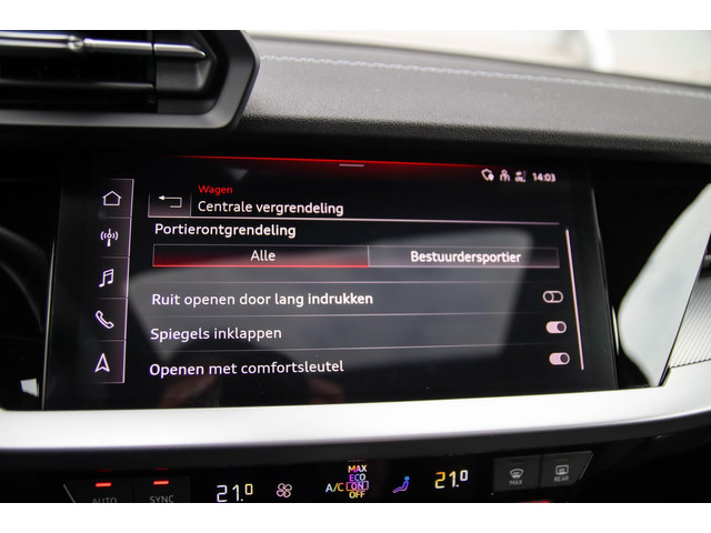 Audi A3 Sportback 40 TFSI e PHEV S Edition S-line 204pk S-Tronic! 1e|DLR|Panoramadak|Virtual Cockpit|Kuipstoelen|LED Matrix|Black