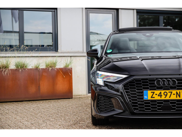 Audi A3 Sportback 40 TFSI e PHEV S Edition S-line 204pk S-Tronic! 1e|DLR|Panoramadak|Virtual Cockpit|Kuipstoelen|LED Matrix|Black