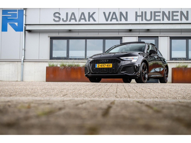 Audi A3 Sportback 40 TFSI e PHEV S Edition S-line 204pk S-Tronic! 1e|DLR|Panoramadak|Virtual Cockpit|Kuipstoelen|LED Matrix|Black