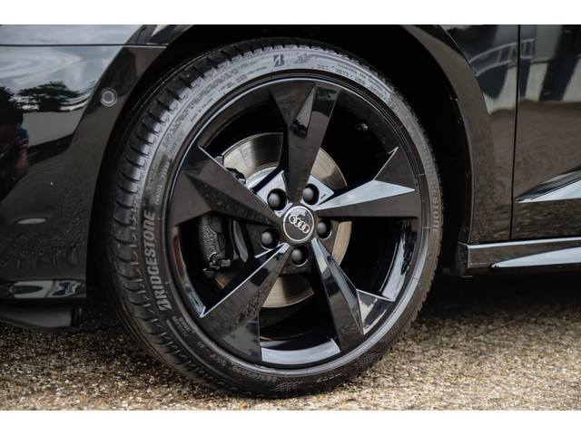 Audi A3 Sportback 40 TFSI e PHEV S Edition S-line 204pk S-Tronic! 1e|DLR|Panoramadak|Virtual Cockpit|Kuipstoelen|LED Matrix|Black