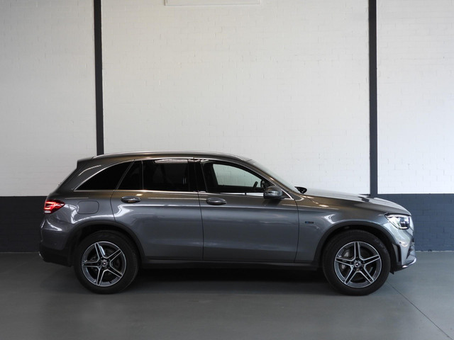 mercedes-benz-glc-300e-4matic-amg-mercedes-benz-glc-klasse-300e-4matic-amg-navi-camera-matrix-led-19lmv-