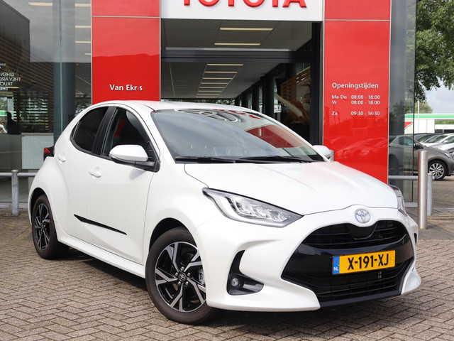 toyota-yaris-1.5-hybrid-115-first-edition--navi---black-pack--led
