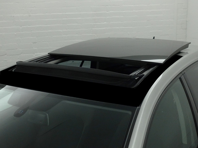 Volkswagen Golf 1.4 TSI ACT Highline+ Panoramadak, Park Assist, Sport Interieur, Cruise, Clima