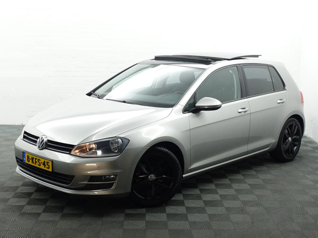 Volkswagen Golf 1.4 TSI ACT Highline+ Panoramadak, Park Assist, Sport Interieur, Cruise, Clima