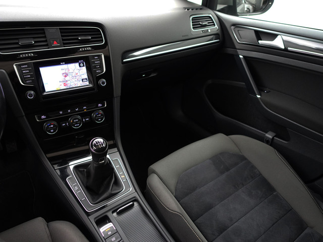 Volkswagen Golf 1.4 TSI ACT Highline+ Panoramadak, Park Assist, Sport Interieur, Cruise, Clima