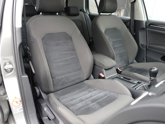 Volkswagen Golf 1.4 TSI ACT Highline+ Panoramadak, Park Assist, Sport Interieur, Cruise, Clima