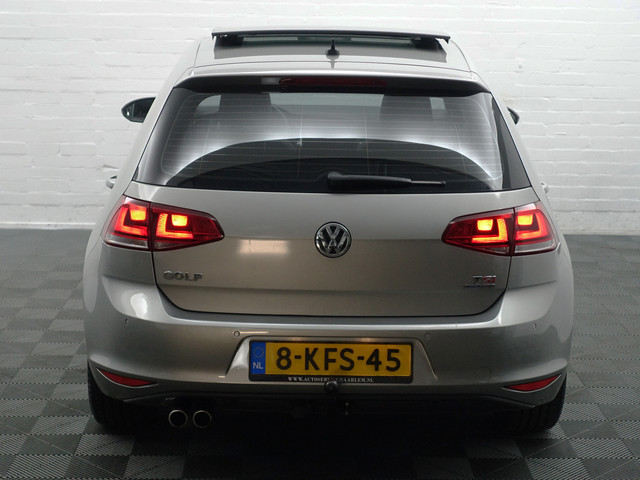 Volkswagen Golf 1.4 TSI ACT Highline+ Panoramadak, Park Assist, Sport Interieur, Cruise, Clima