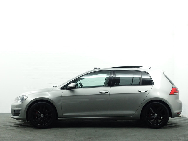 Volkswagen Golf 1.4 TSI ACT Highline+ Panoramadak, Park Assist, Sport Interieur, Cruise, Clima