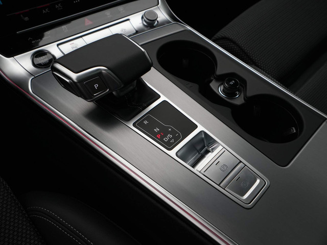 Audi A6 Limousine 50 TFSI e quattro S edition Competition Panodak Verw. voorstoelen Camera Smartphone interface