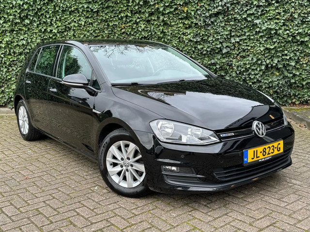 volkswagen-golf-1.0-tsi-trendline