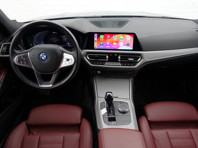 BMW 3 Serie 320e M Performance Aut- Harman Kardon, CarPlay, Keyless, Standkachel, Xenon Led, Sport Leder Interieur