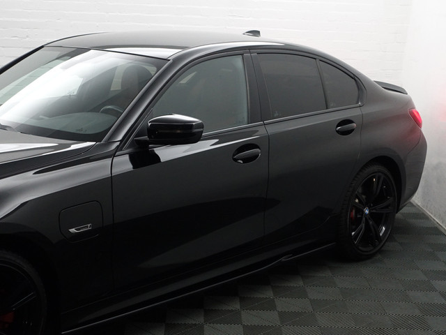 BMW 3 Serie 320e M Performance Aut- Harman Kardon, CarPlay, Keyless, Standkachel, Xenon Led, Sport Leder Interieur