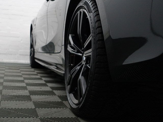 BMW 3 Serie 320e M Performance Aut- Harman Kardon, CarPlay, Keyless, Standkachel, Xenon Led, Sport Leder Interieur