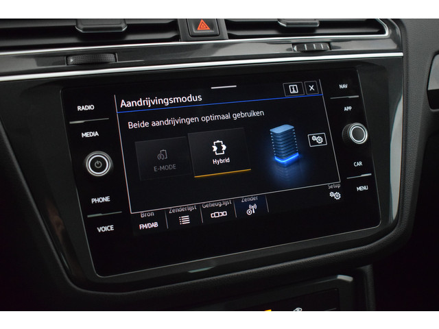 Volkswagen Tiguan 1.4 TSI 245pk eHybrid Trekhaak Keyless Camera Virtual Cockpit Navigatie