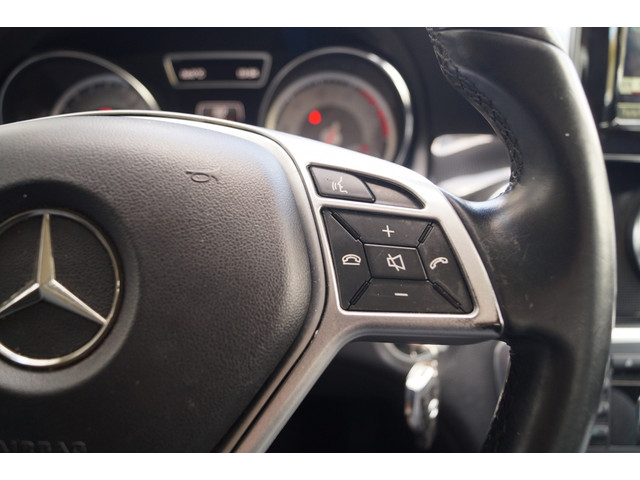 Mercedes-Benz CLA 180 Ambition -LEER-NAVI-PDC-XENON-CRUISE-