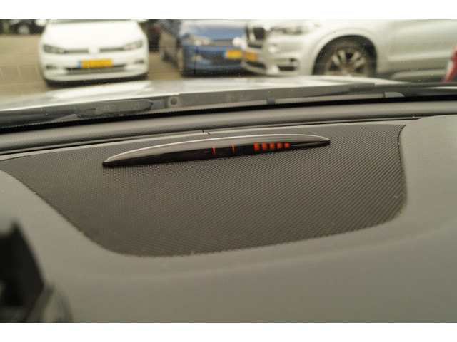 Mercedes-Benz CLA 180 Ambition -LEER-NAVI-PDC-XENON-CRUISE-