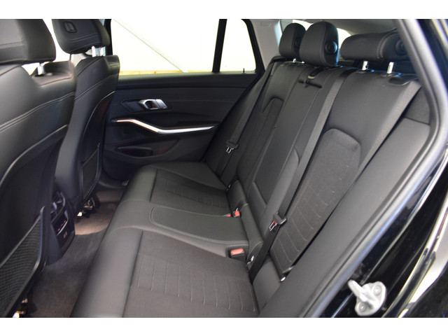BMW 3 Serie 330e PHEV | M Sport | Elek trekhaak | Garantie | 19 |