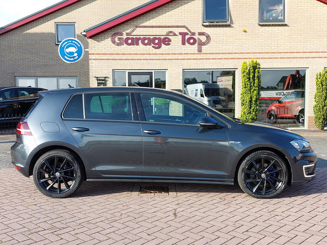 Volkswagen Golf 1.4 TSI GTE Connected Series | Trekhaak | NL auto
