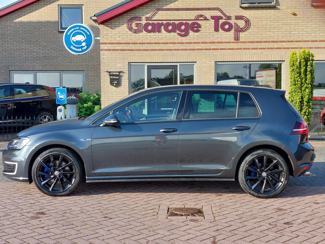 Volkswagen Golf 1.4 TSI GTE Connected Series | Trekhaak | NL auto