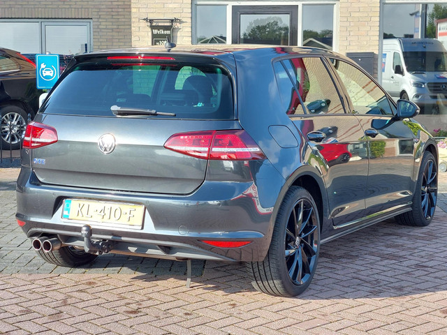 Volkswagen Golf 1.4 TSI GTE Connected Series | Trekhaak | NL auto