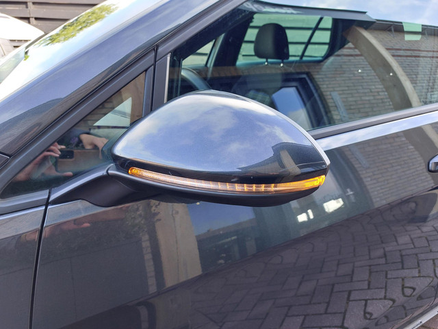 Volkswagen Golf 1.4 TSI GTE Connected Series | Trekhaak | NL auto