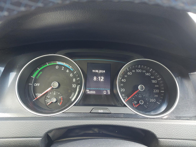 Volkswagen Golf 1.4 TSI GTE Connected Series | Trekhaak | NL auto