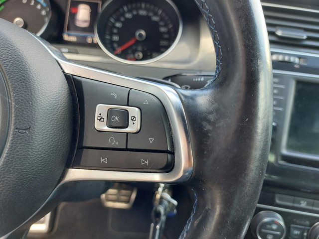 Volkswagen Golf 1.4 TSI GTE Connected Series | Trekhaak | NL auto