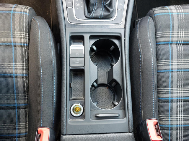 Volkswagen Golf 1.4 TSI GTE Connected Series | Trekhaak | NL auto